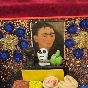 VINTAGE OAXACAN ALTAR FRIDA HOMAGE DIORAMA